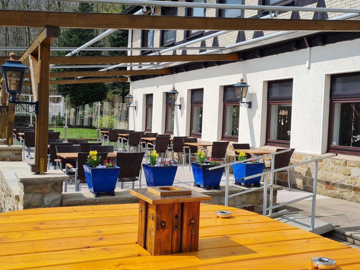 Hotel Waldquelle - Baumhaushotel 艾珍 外观 照片