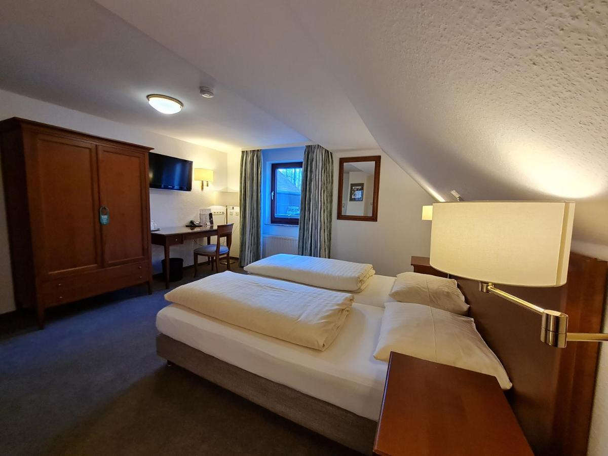 Hotel Waldquelle - Baumhaushotel 艾珍 外观 照片