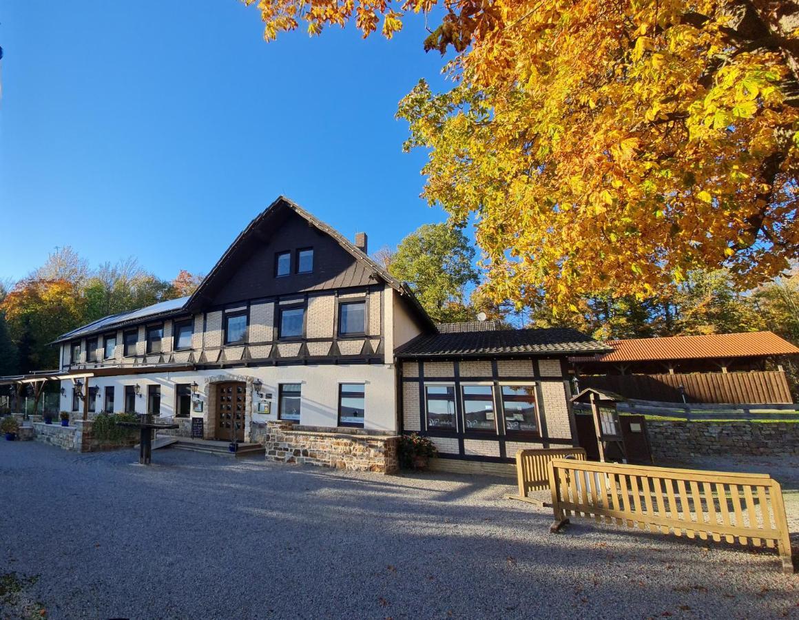 Hotel Waldquelle - Baumhaushotel 艾珍 外观 照片