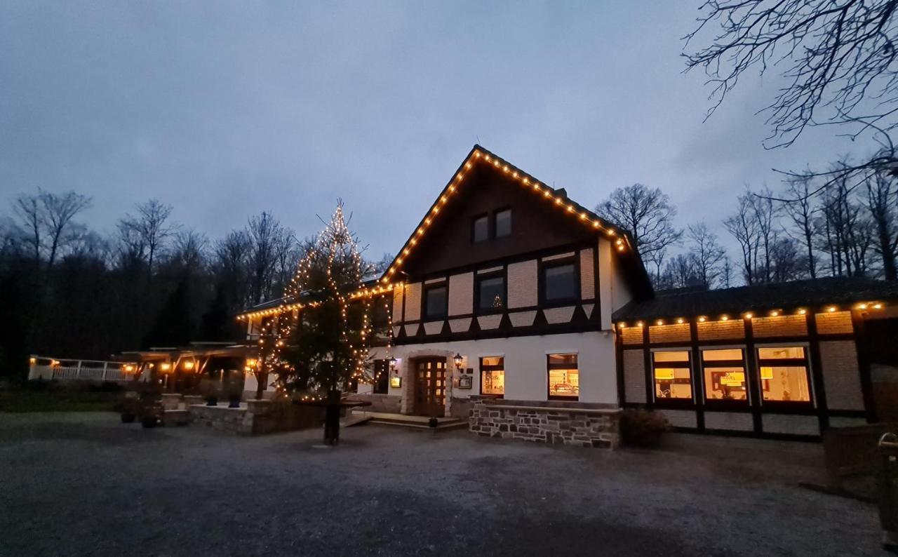 Hotel Waldquelle - Baumhaushotel 艾珍 外观 照片